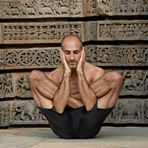 Luigi in Vatayanasana asana